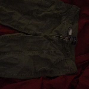 Army green American eagle skinny jeans gw